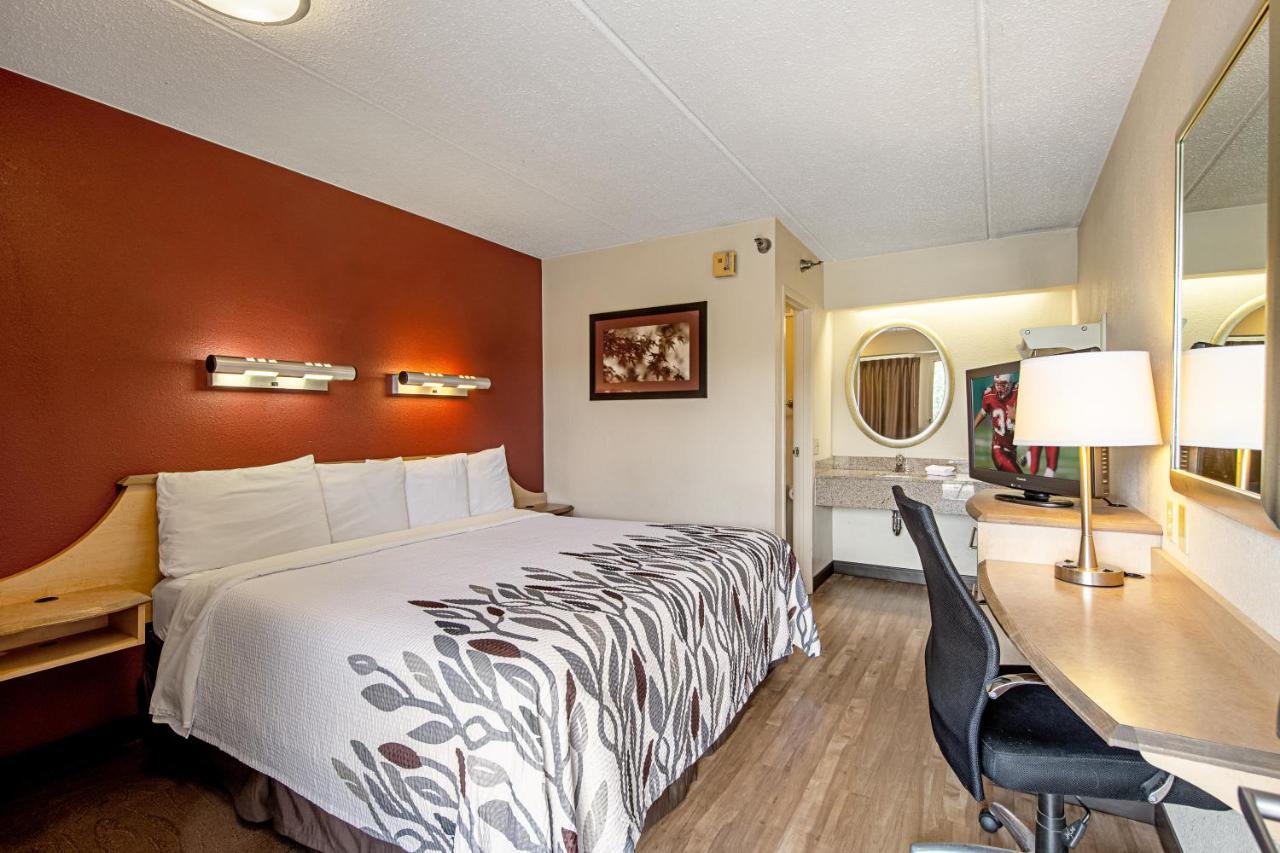 Red Roof Inn Charleston West - Hurricane, Wv Teays Valley Bagian luar foto