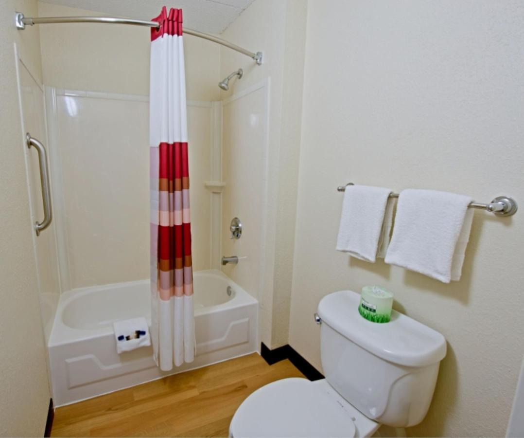 Red Roof Inn Charleston West - Hurricane, Wv Teays Valley Bagian luar foto