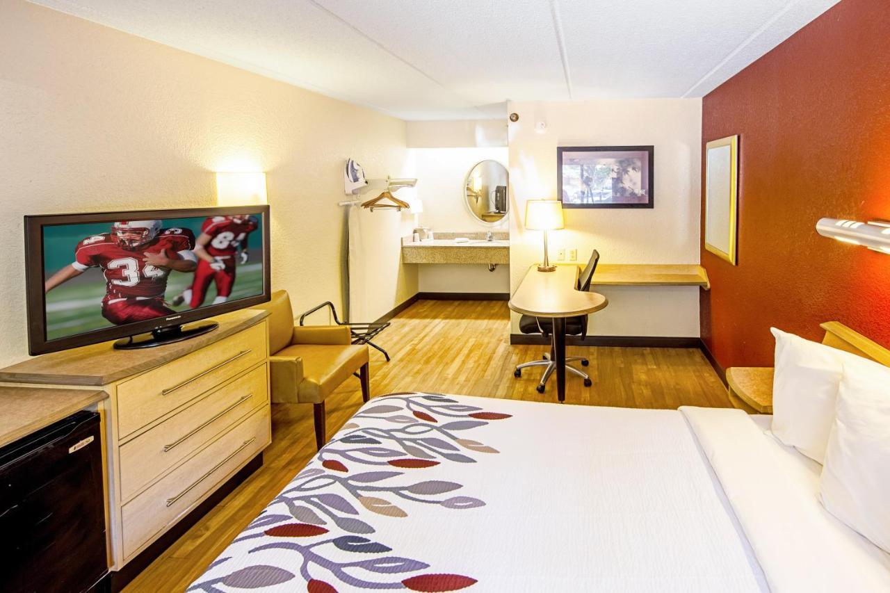 Red Roof Inn Charleston West - Hurricane, Wv Teays Valley Bagian luar foto