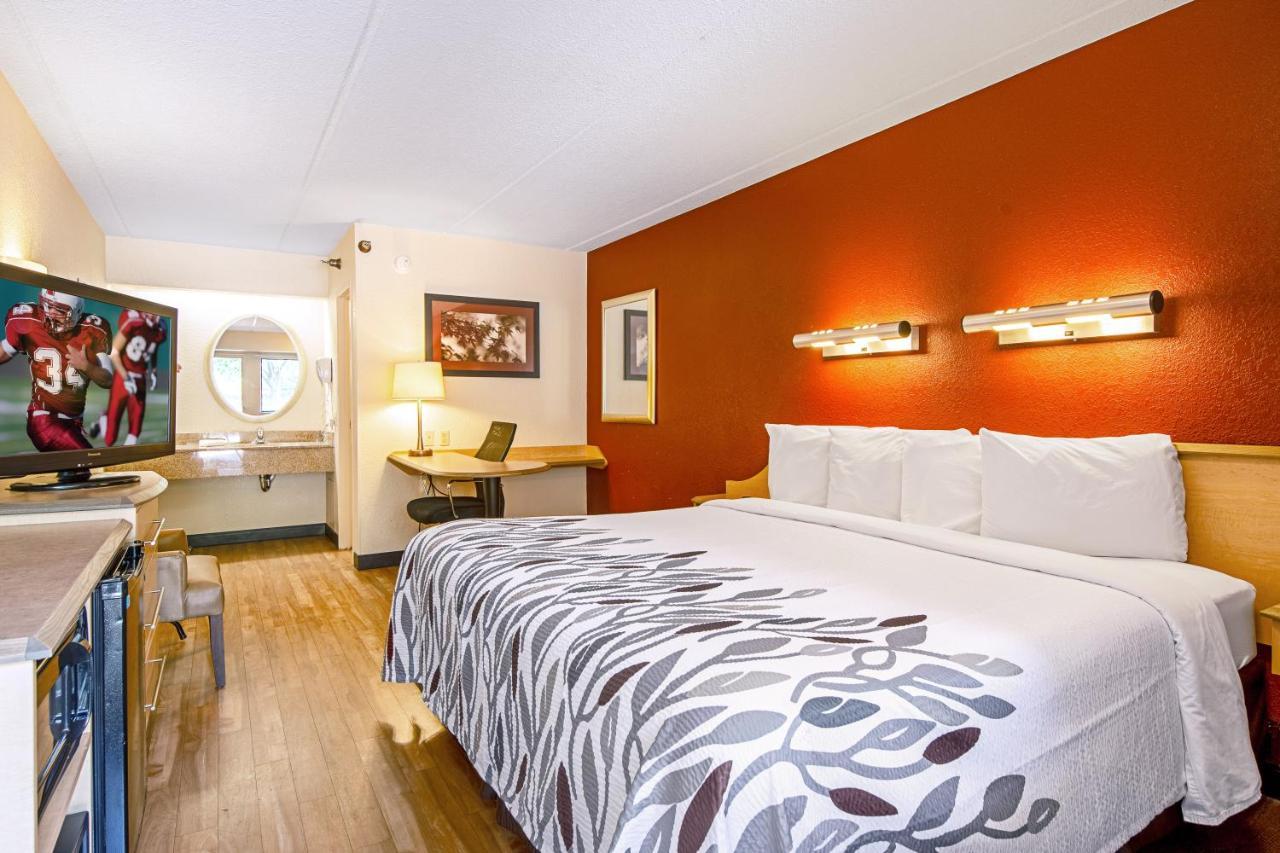 Red Roof Inn Charleston West - Hurricane, Wv Teays Valley Bagian luar foto